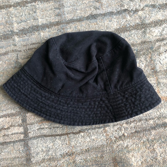 Gap Bucket Hat - Picture 2 of 3
